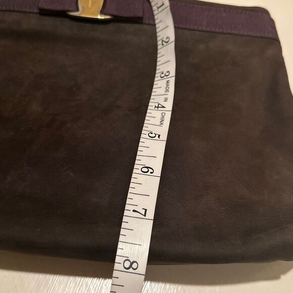 Salvatore Ferragamo Vera Bow Suede Convertible Crossbody Bag Purse Brown Purple - Picture 12 of 13